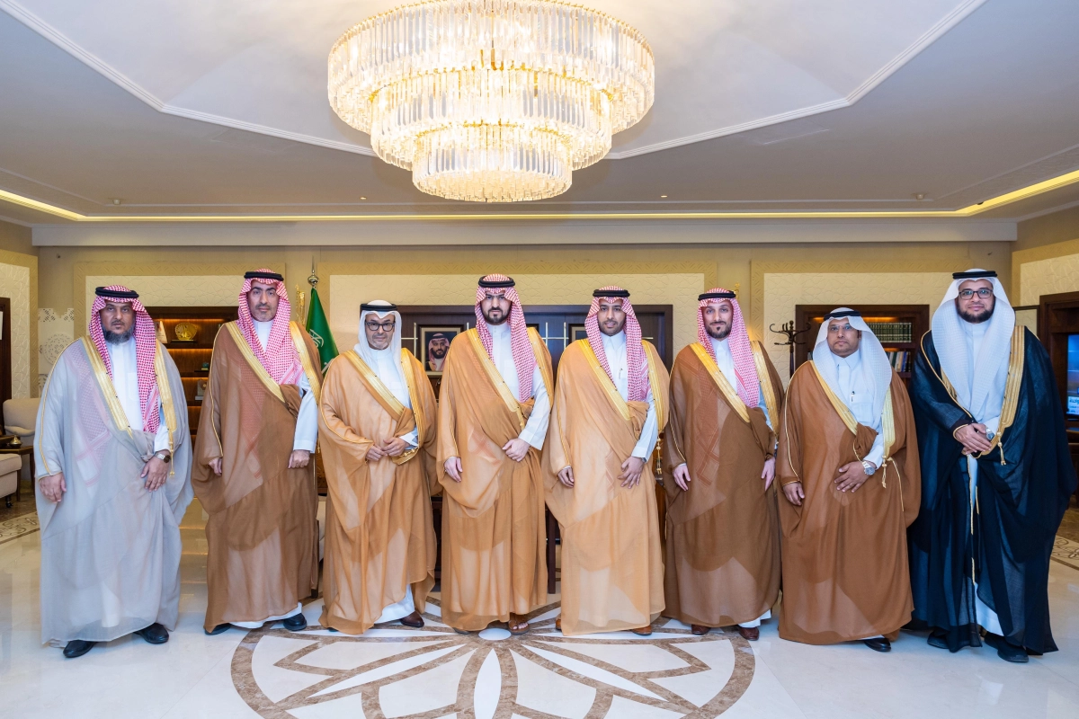 جمعية دارك للإسكان التنموي - سمو نائب أمير المنطقة الشرقية يستقبل رئيس وأعضاء مجلس إدارة جمعية دارك للإسكان التنموي